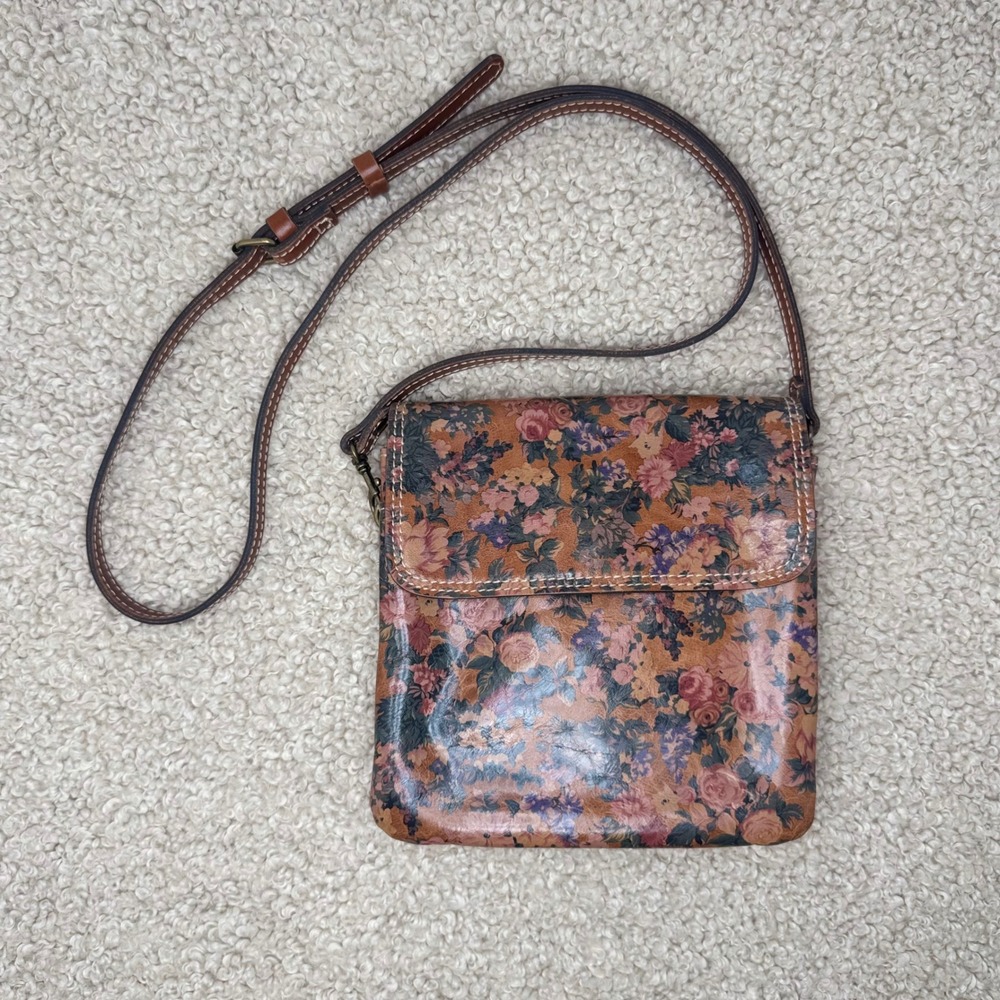 Patricia Nash Balluri in Light English Country Crossbody Tan Antique Rose Floral